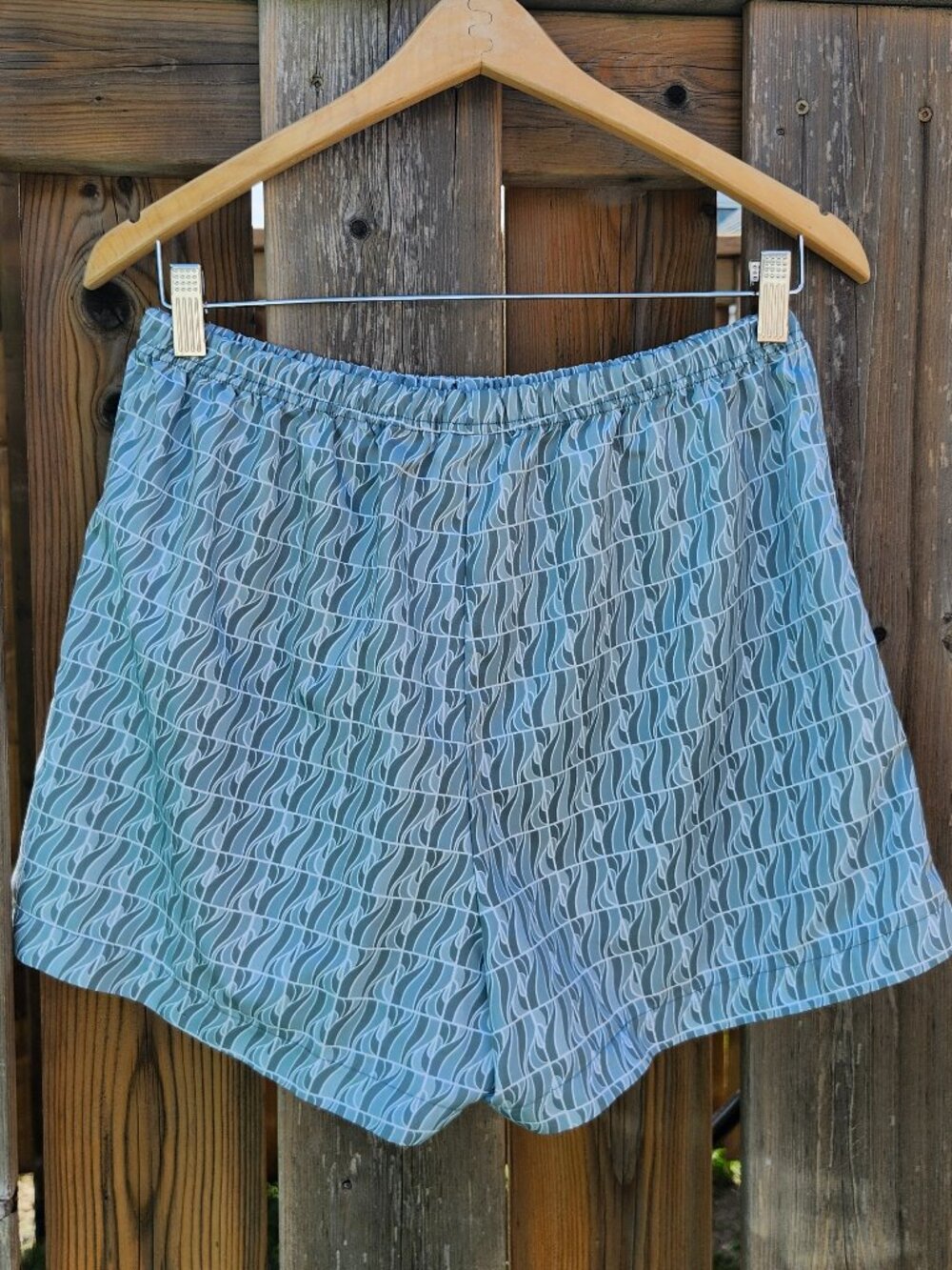 NIKE Wave Grid Pattern Shorts Women's Size M 8-10